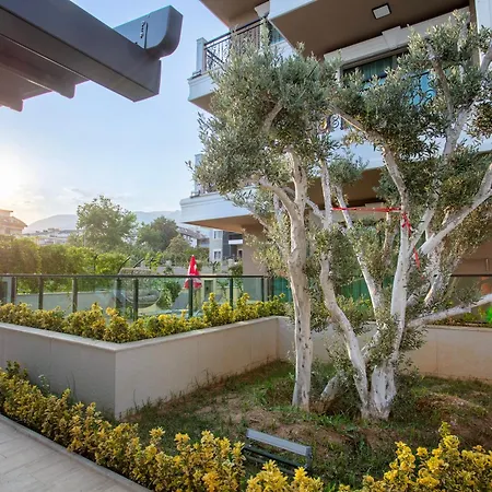 Loovox ホテル アランヤ