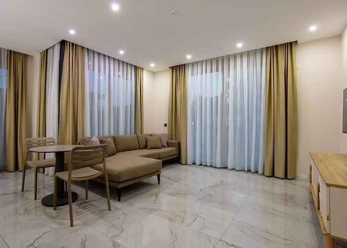Loovox Hotel *